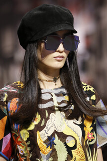 Details Christian Dior , Details Dior Fall 2018 Ready-to-Wear , Детали показа Кристиан Диор , Детали показа Диор осень зима 2018 , Fashion show , неделя моды в Париже , PFW , Мария Грация Кьюри , Mainstyles
